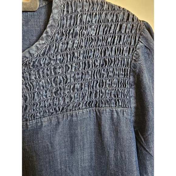 NWT Women's Chico's Chambray Long Sleeve Shirt Denim Smocked - Picture 5 of 9